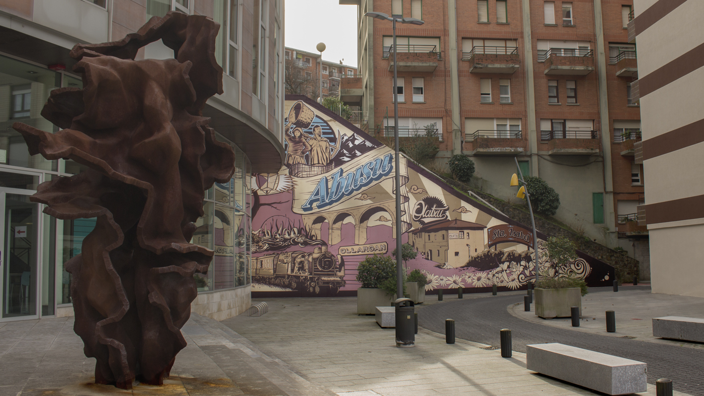 Mural junto al centro sociocultural de Abusu.