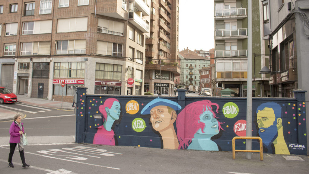 Mural realizado en la calle Nafarroa de Basauri con motivo del Euskaraldia, en el mural aparecen personas hablando en euskera.